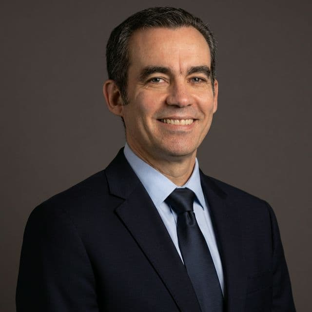 Dr. Alejandro Soza Ried