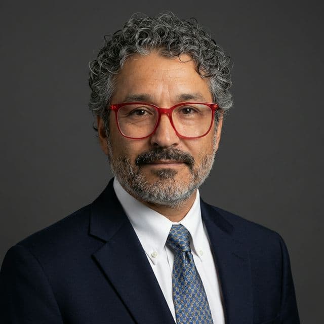 Dr. Carlos Benítez Gajardo